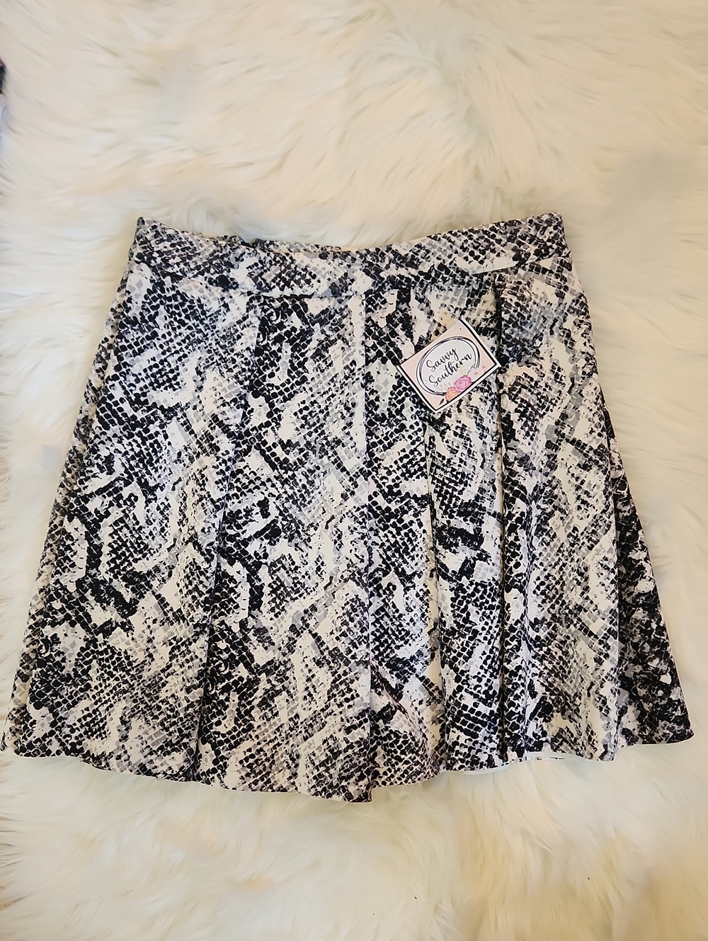 Juniors Snake-Print Circle Skirt - Black & White - Size: Medium